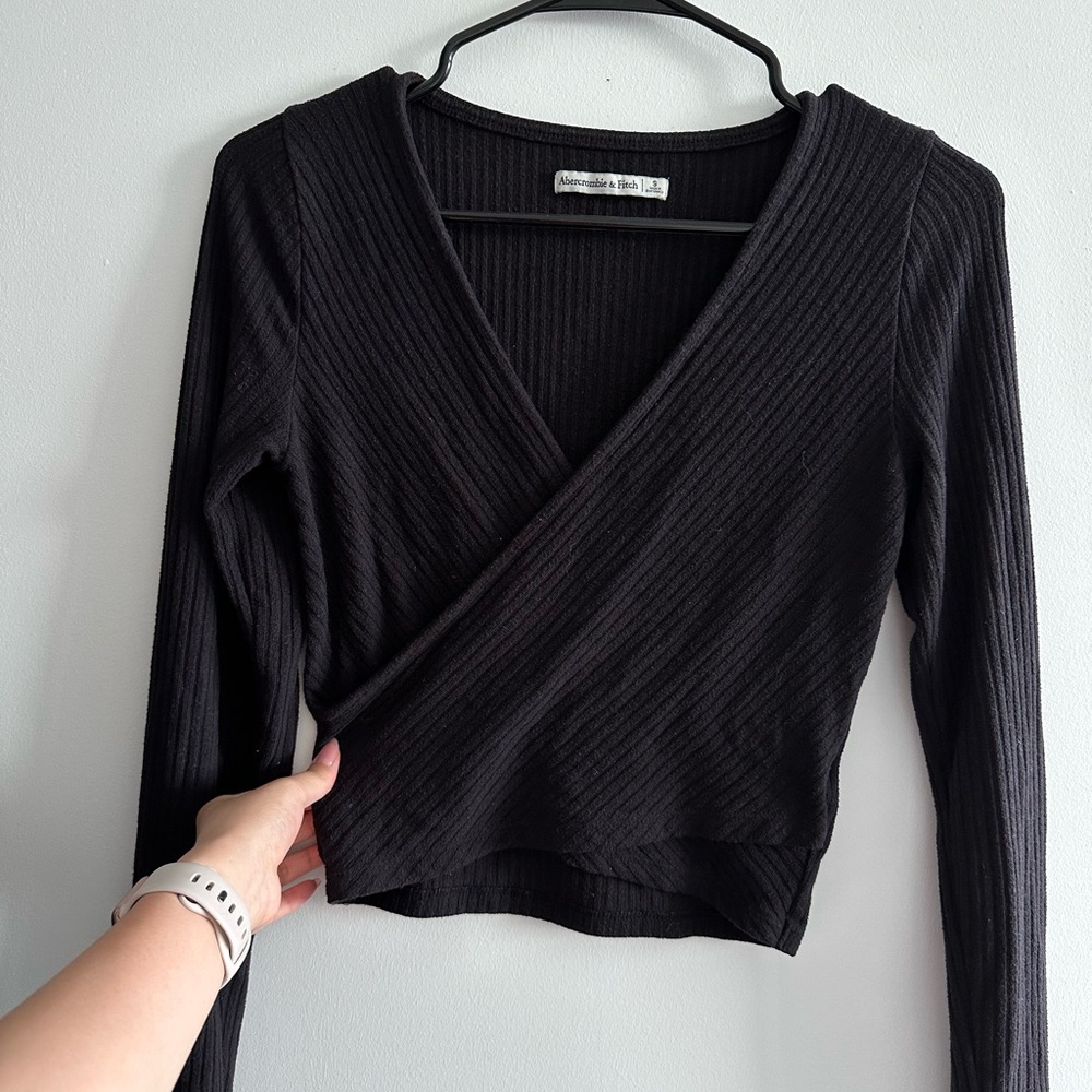 Abercrombie black wrap top